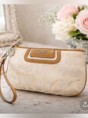 Coach Signature C Wristlet Beige Tan Jacquard Canvas Leather Trim Organizer Zip